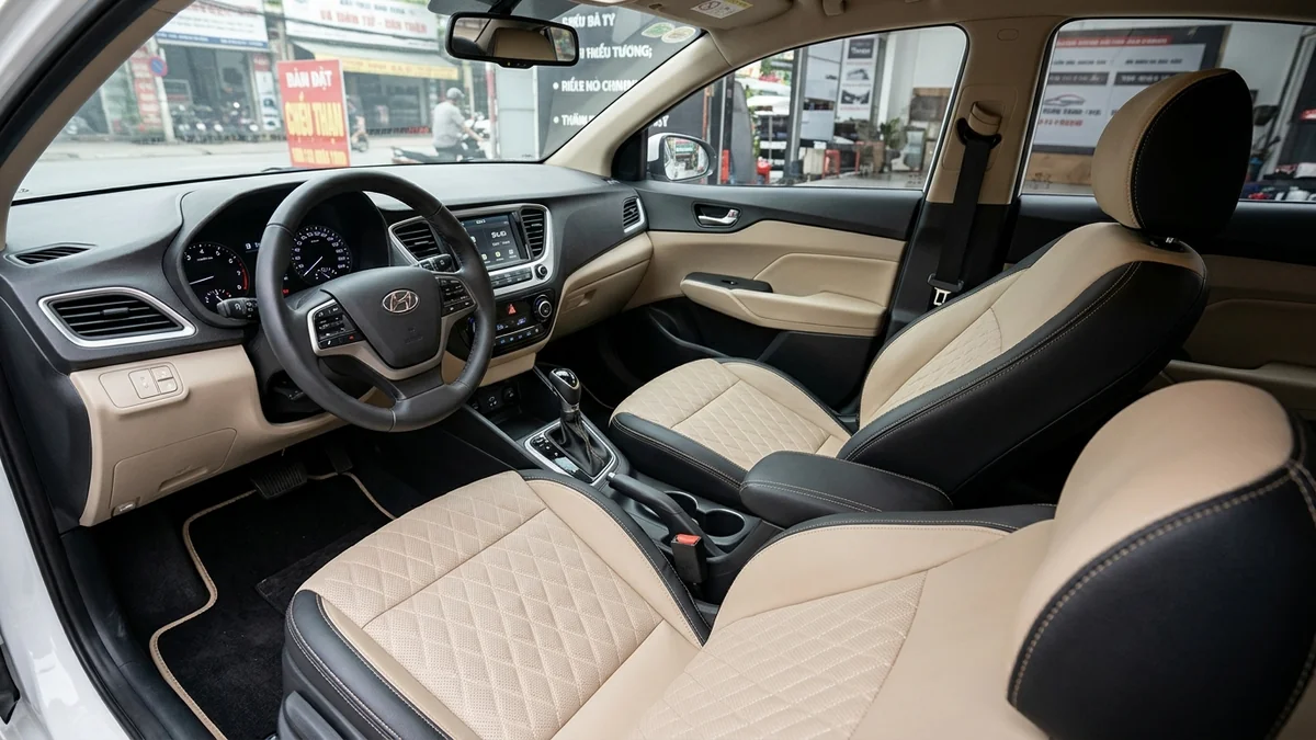 May đo bọc ghế da Nappa bò tơ cao cấp và lót sàn 6D xe Hyundai Accent và Grand i10 tại xưởng MORCAR Hà Nội