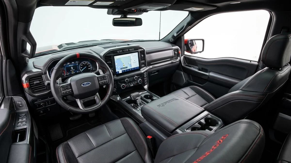 Độ nội thất da Nappa bò Ý độc bản và trần ánh sao cho Ford F-150 Raptor và Mustang Mach-E tại MORCAR