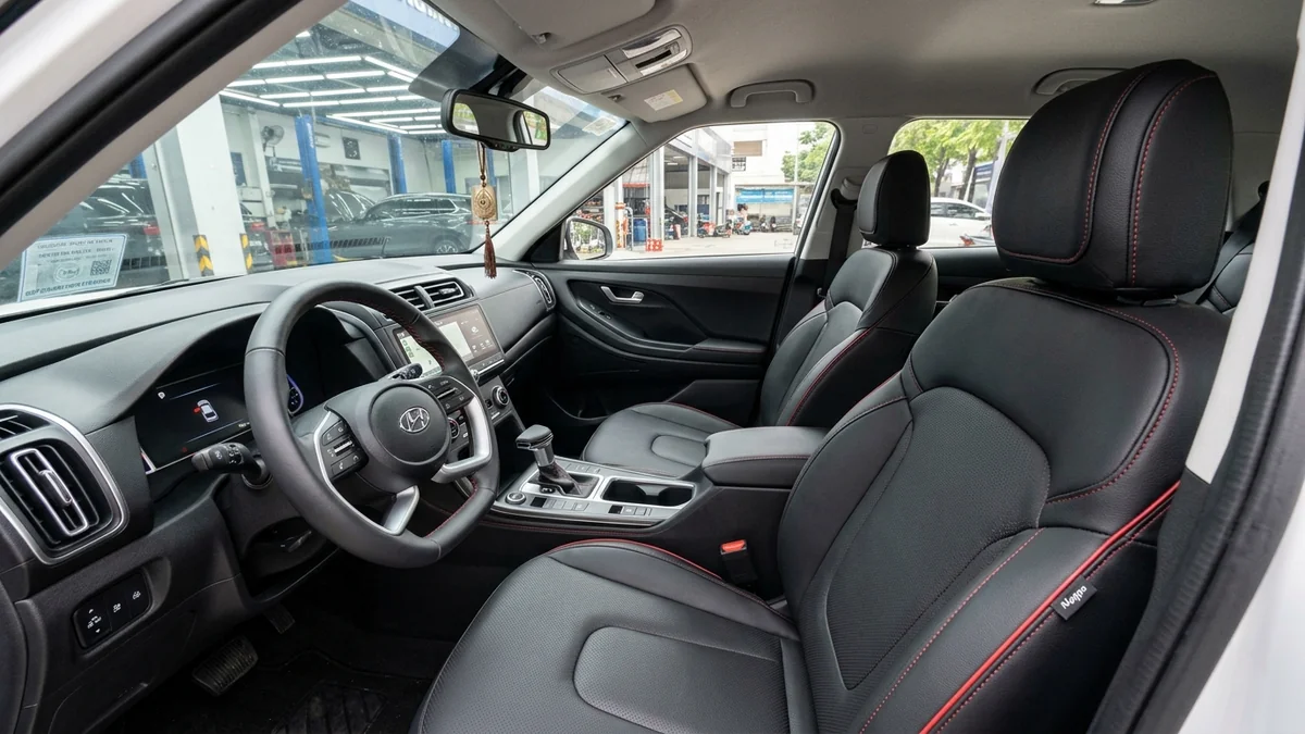 Nâng cấp nội thất bọc ghế da Nappa thể thao phối chỉ đỏ xe Hyundai Creta và Elantra tại MORCAR