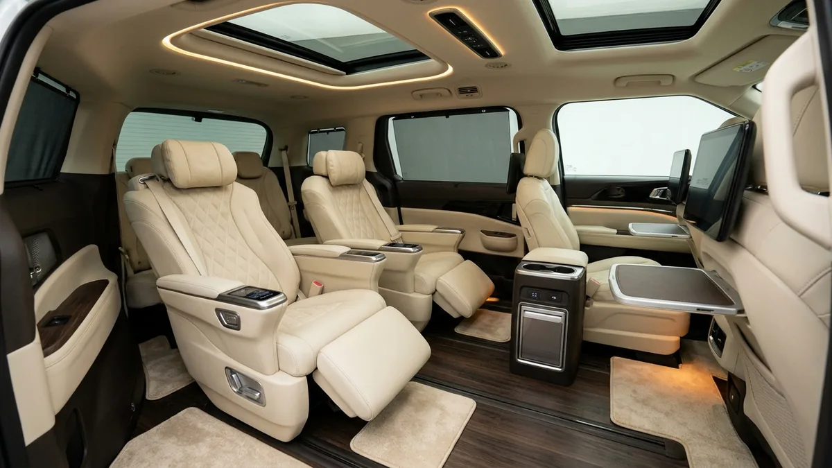 Nâng cấp nội thất hàng ghế Captain thương gia xe Kia Carnival và Carens tại MORCAR