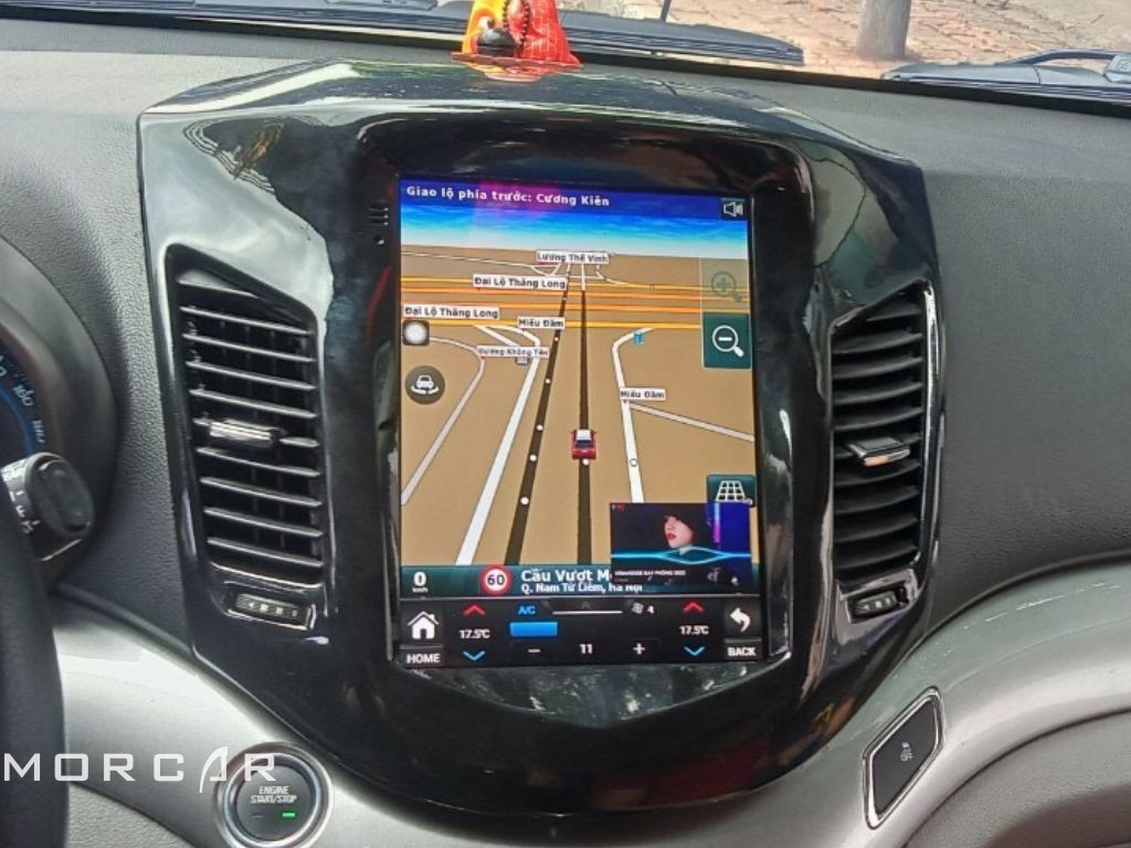 Màn hình Tesla Chevrolet Orlando