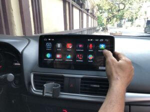 Màn hình ô tô camera lùi