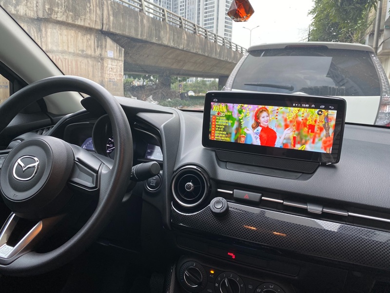 Màn hình ô tô camera lùi