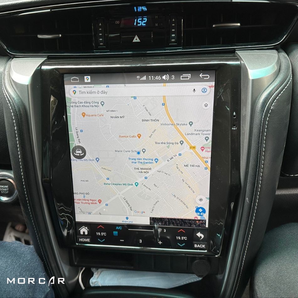 MÀN HÌNH TESLA FORTUNER 2023, 2024